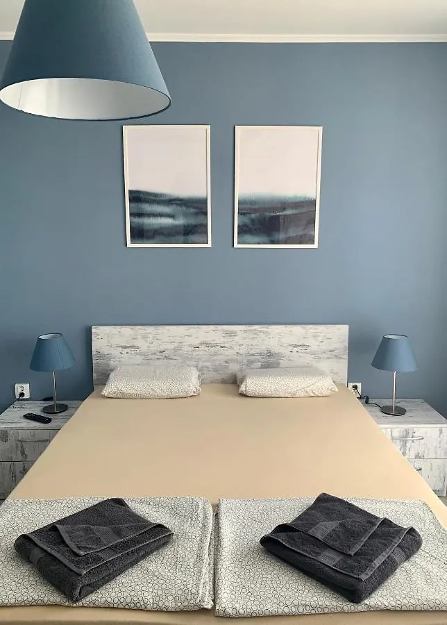 Blue Laguna Private Parking & 2 Bedrooms Apartment